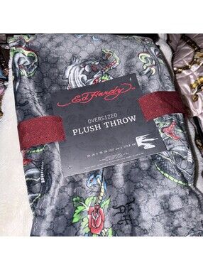 Ed Hardy Fleece Oversized Throw Blanket GRAY ED LINE PRINT 50 X 70 NEW